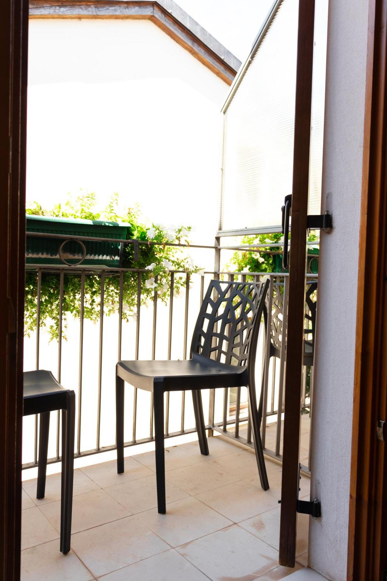 Hotel Dependance Silvestro Гарда Екстериор снимка