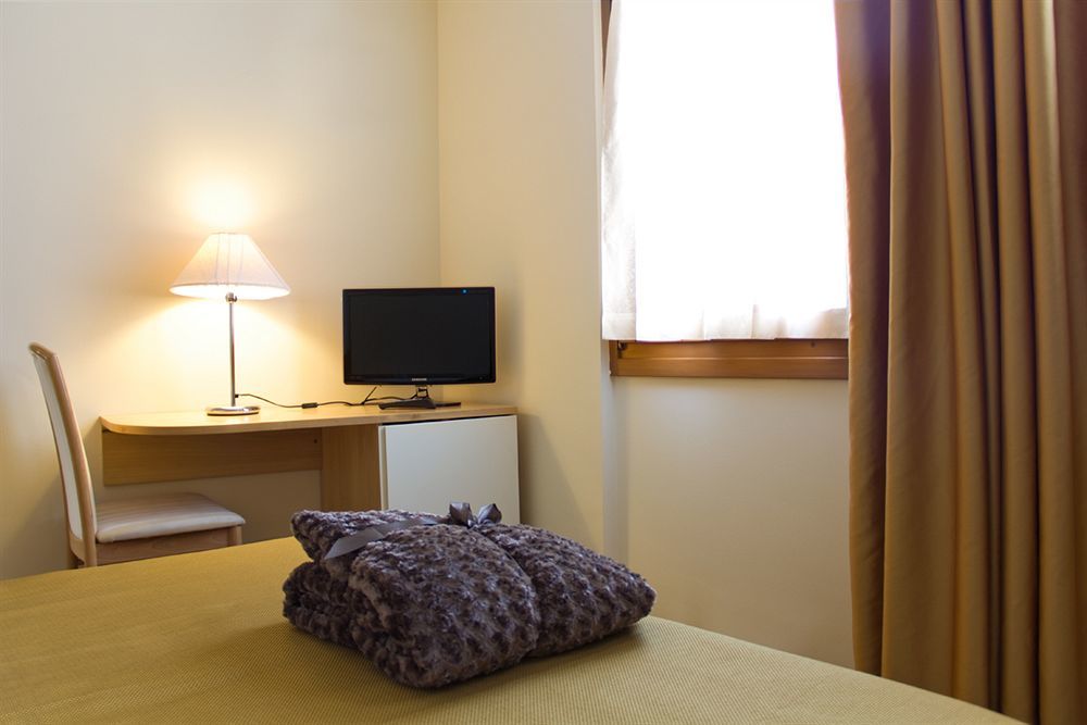Hotel Dependance Silvestro Гарда Екстериор снимка