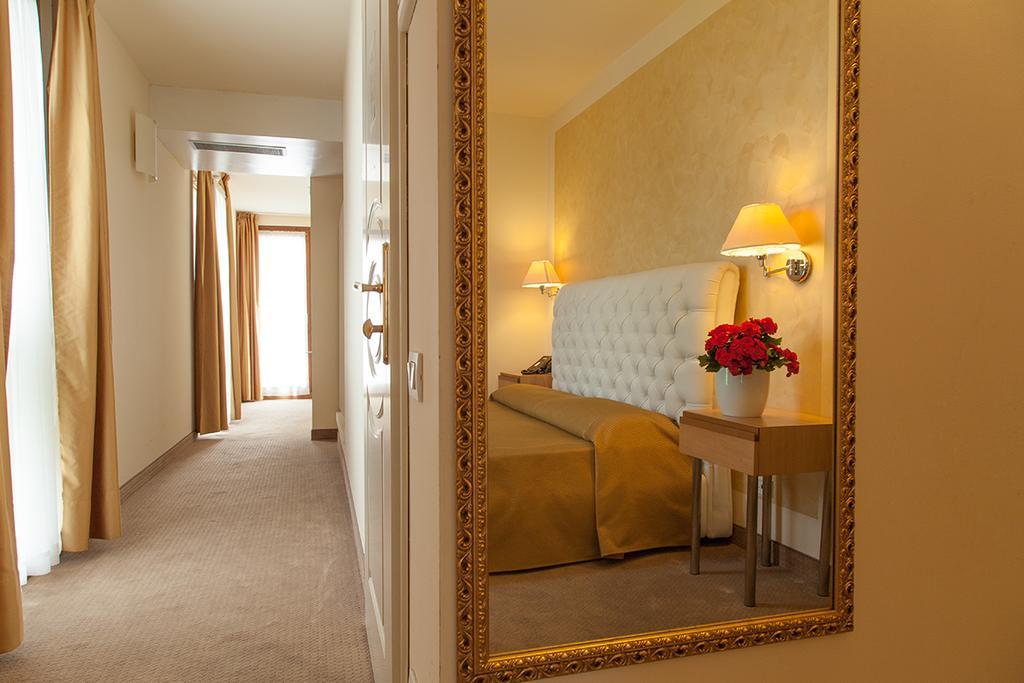 Hotel Dependance Silvestro Гарда Стая снимка